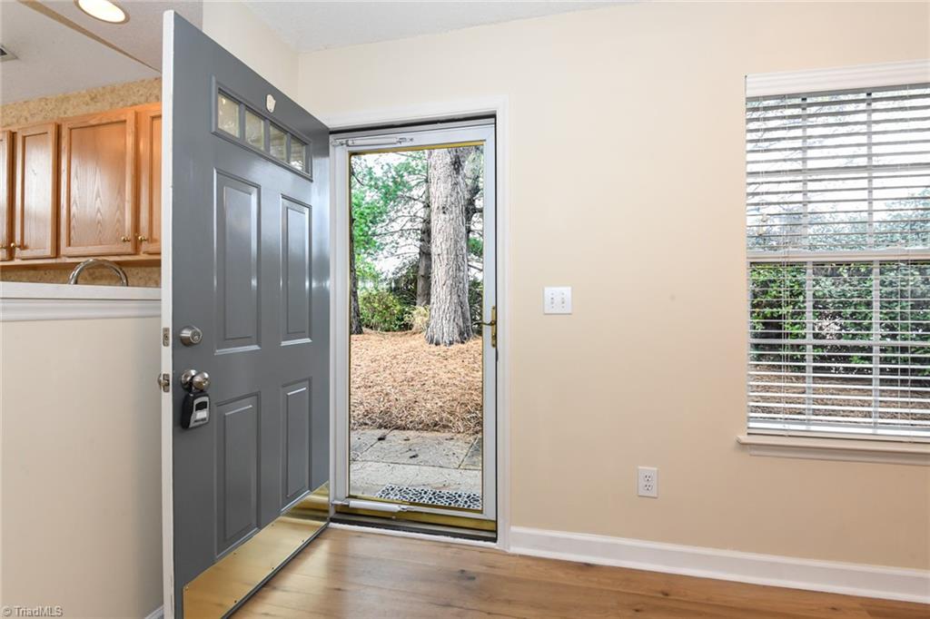 property viewer photo 3