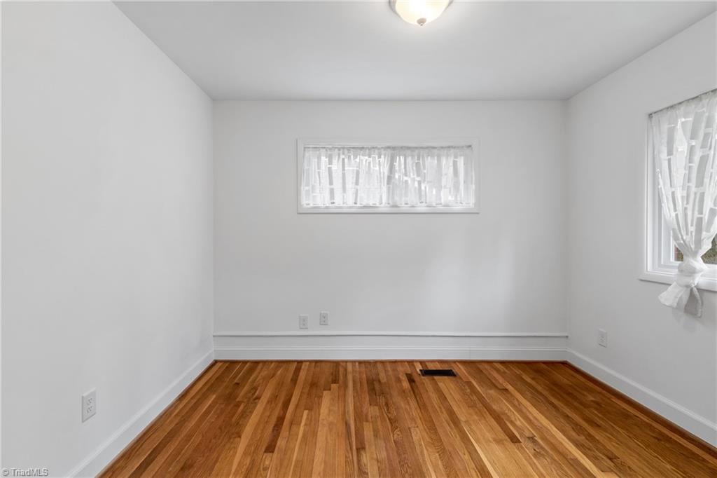 property viewer photo 23