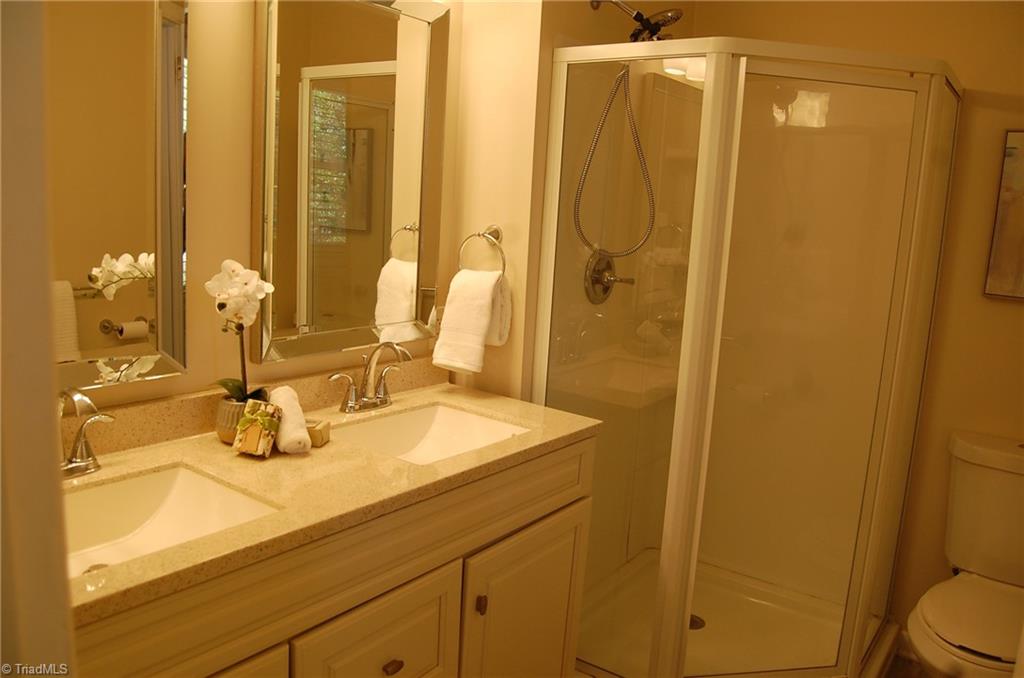 property viewer photo 13