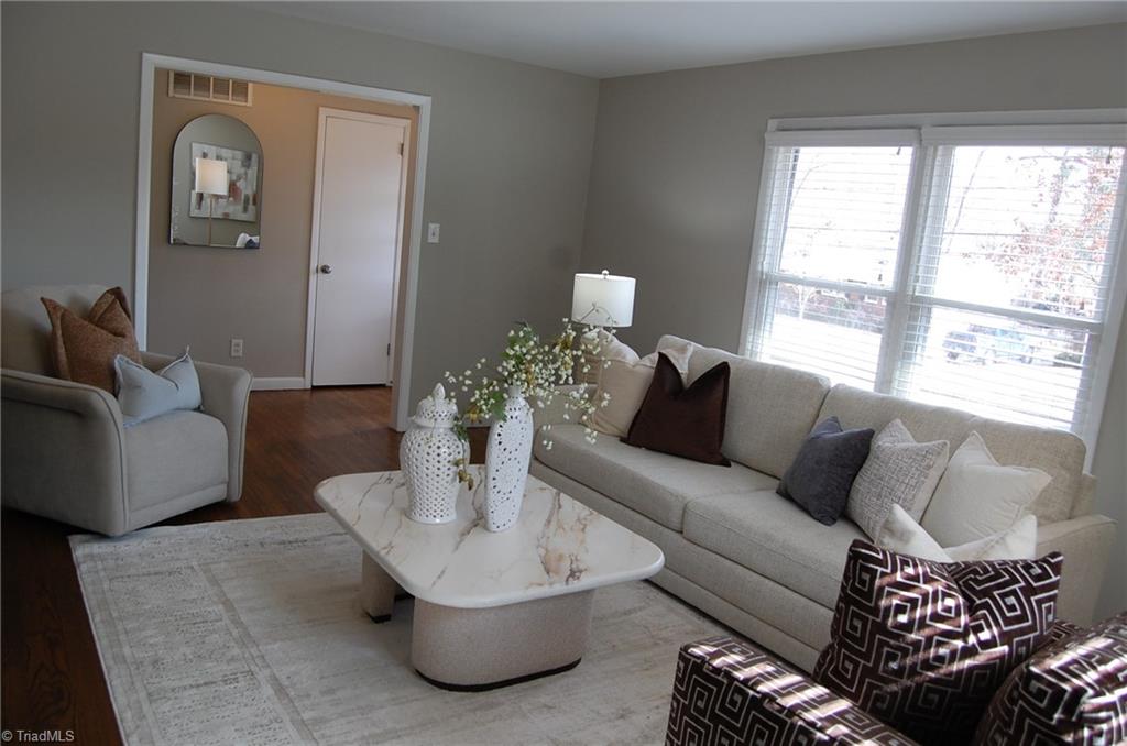 property viewer photo 4