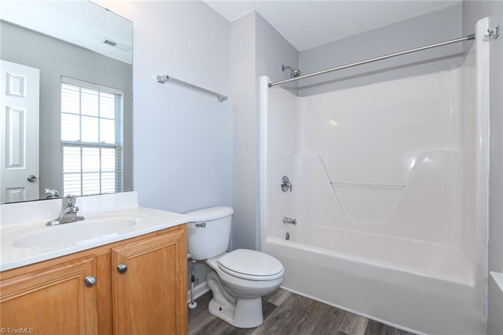 property viewer photo 35