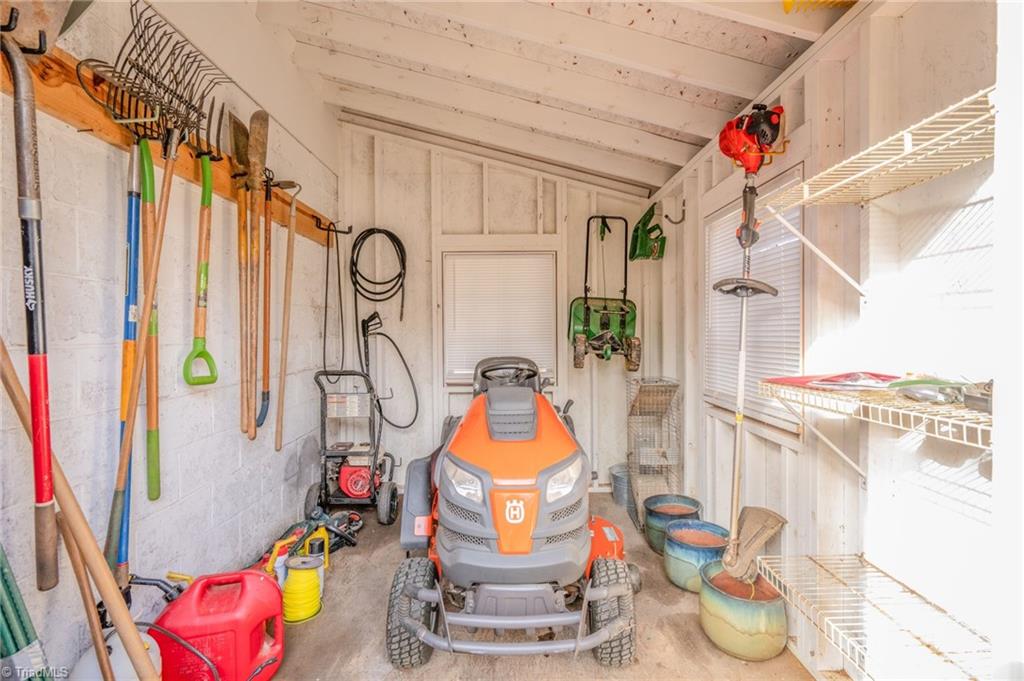 property viewer photo 44