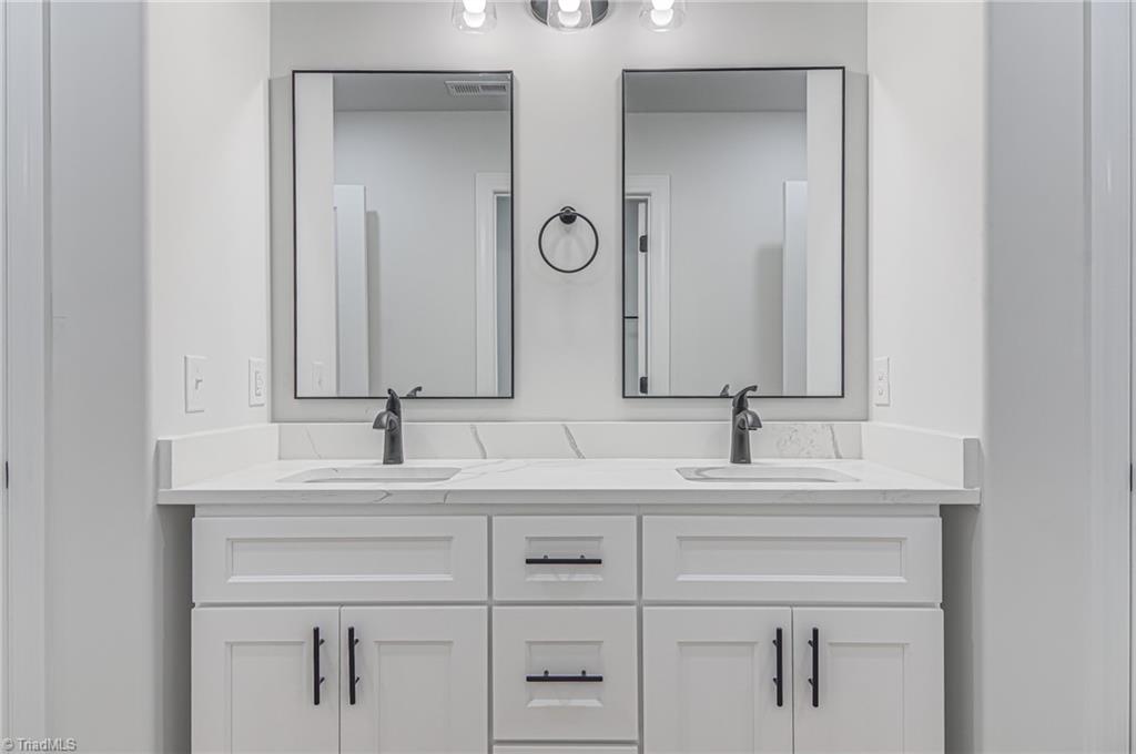property viewer photo 18