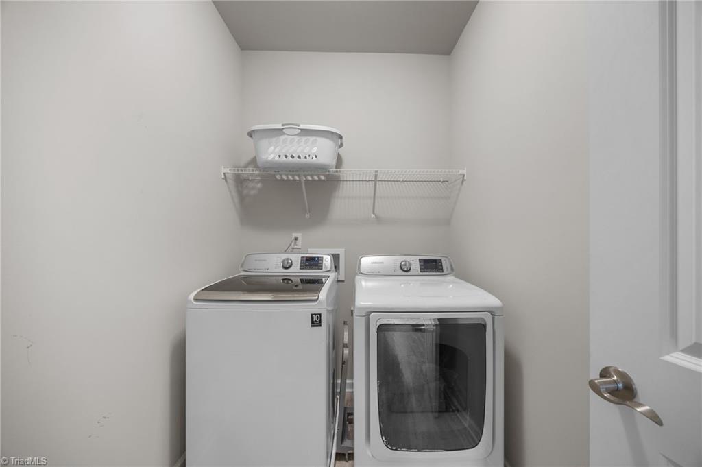 property viewer photo 16