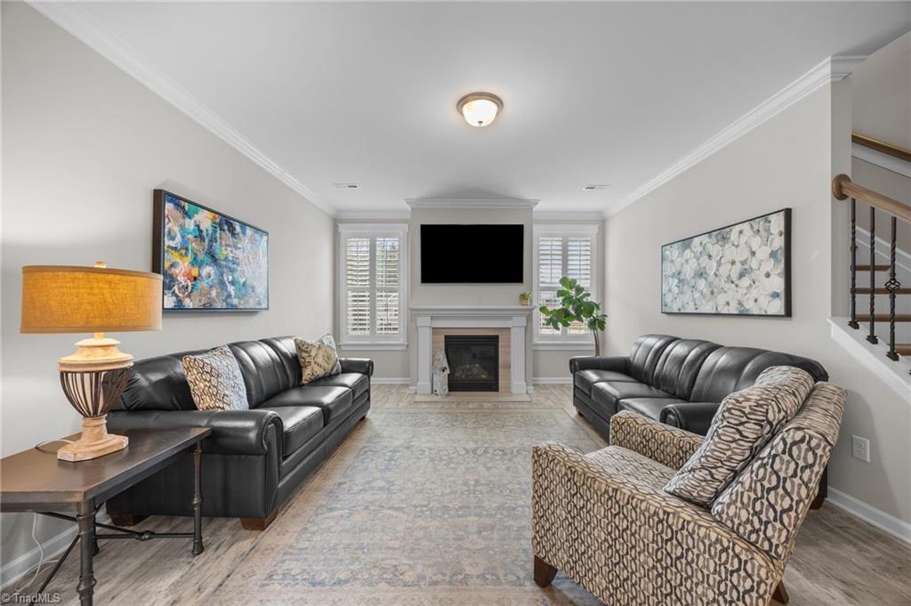property viewer photo 3