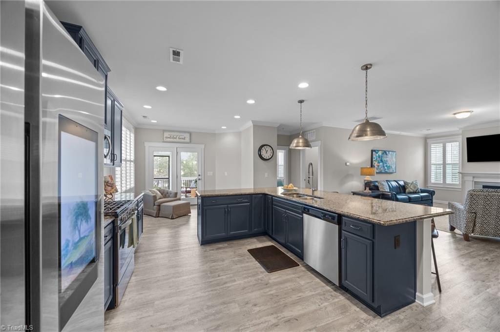 property viewer photo 7