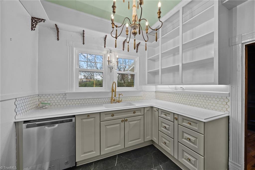 property viewer photo 16