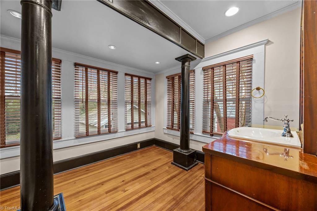 property viewer photo 25