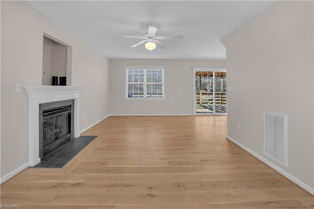 property viewer photo 4