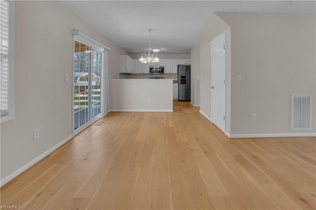 property viewer photo 6