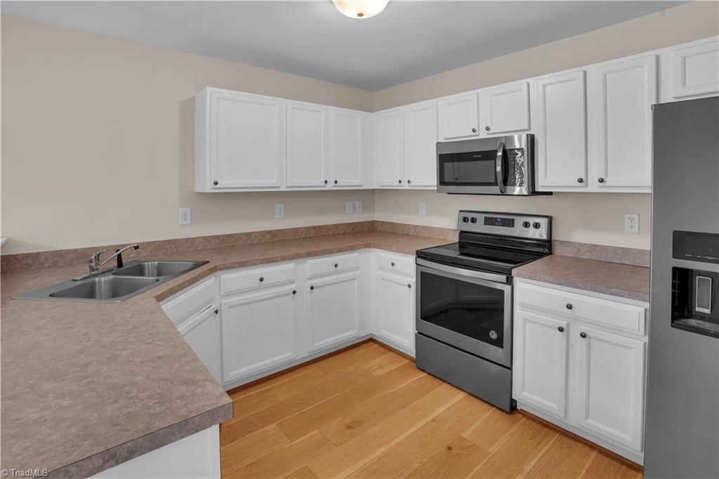 property viewer photo 9
