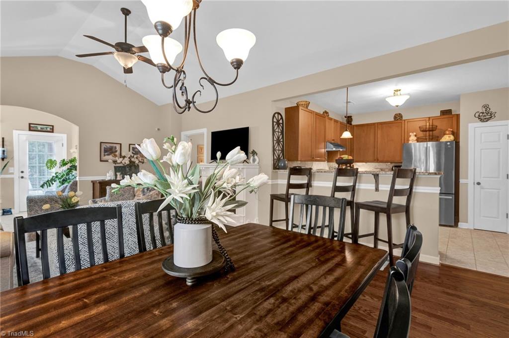 property viewer photo 6