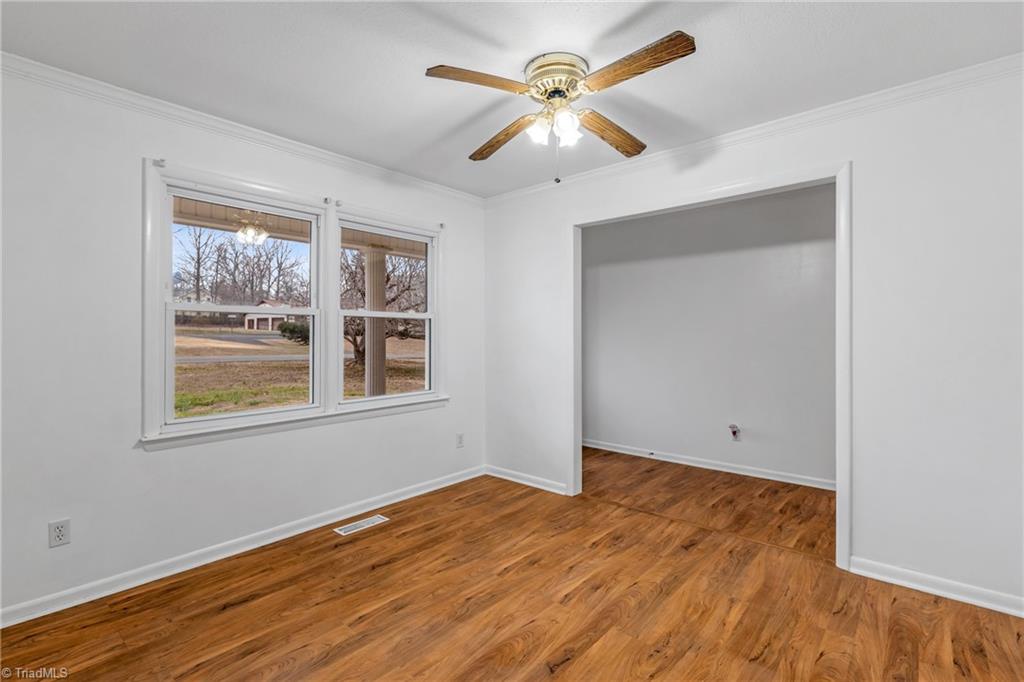 property viewer photo 3