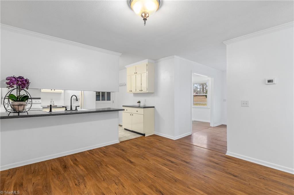 property viewer photo 7