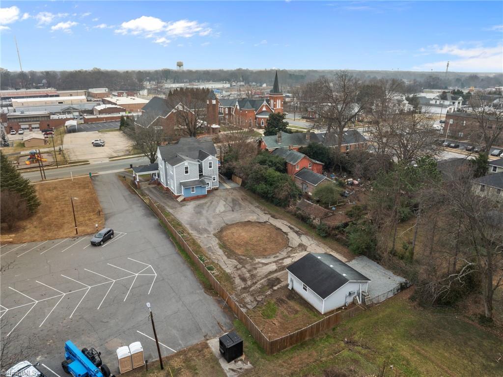 main property photo 45