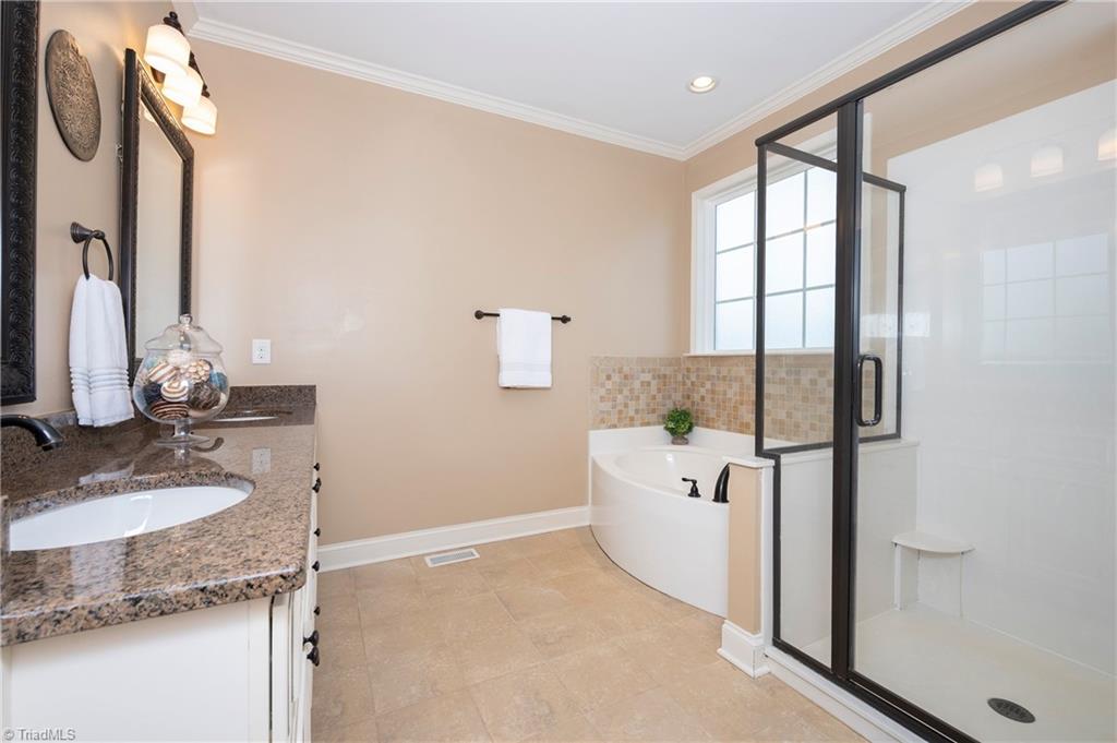 property viewer photo 16