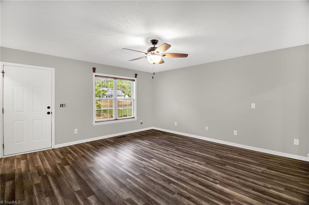 property viewer photo 6