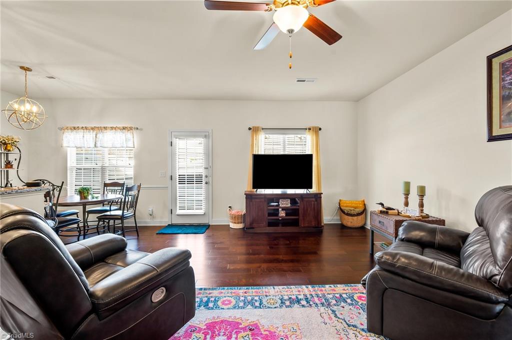 property viewer photo 18