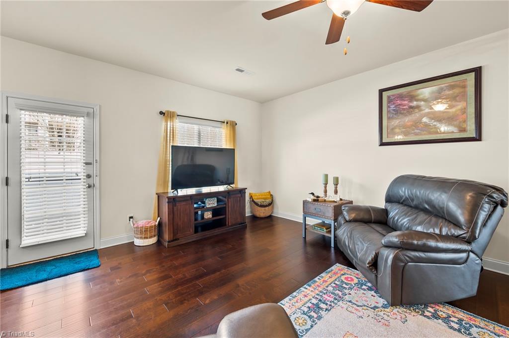 property viewer photo 19