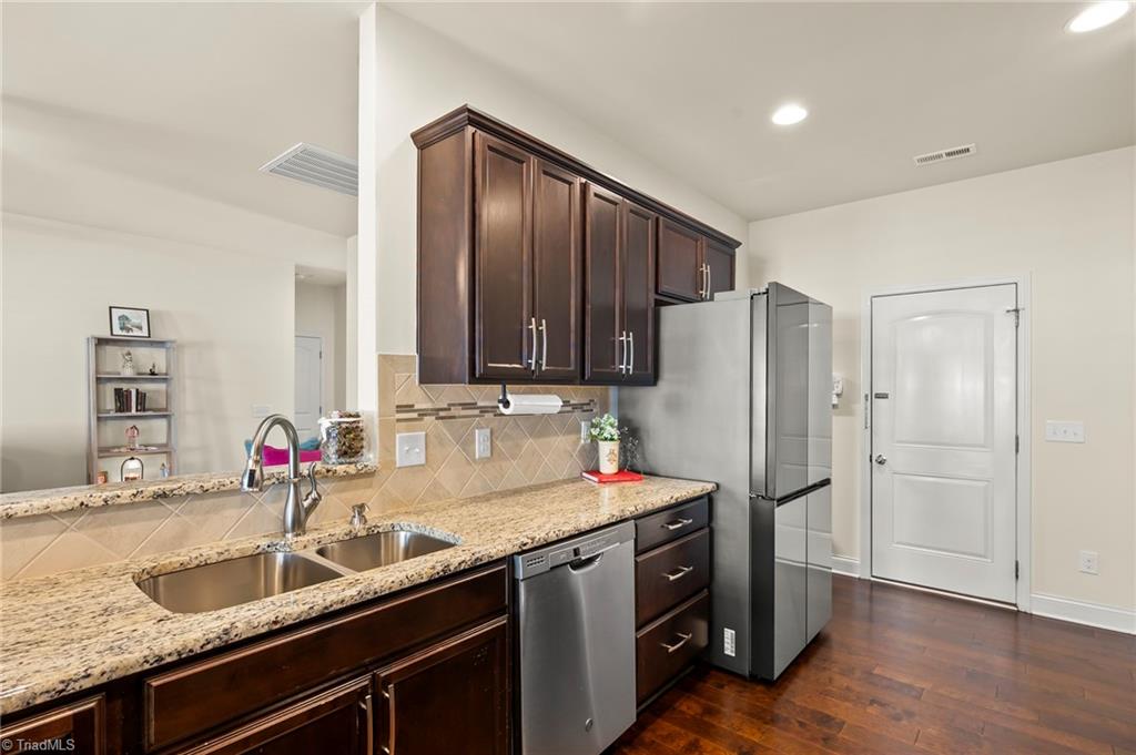 property viewer photo 26