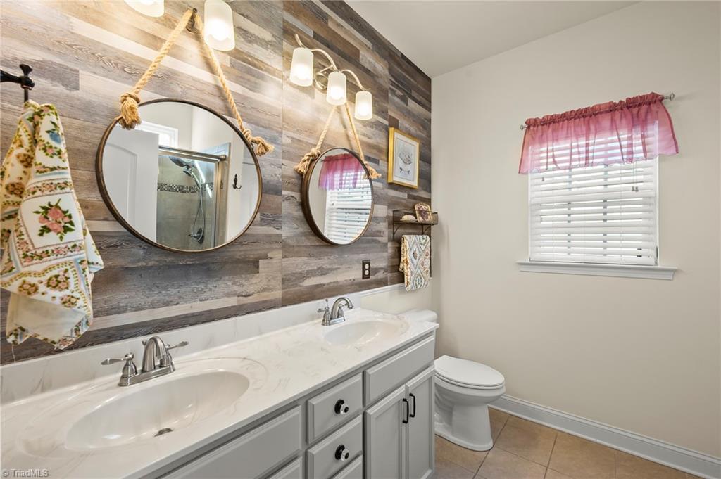 property viewer photo 8