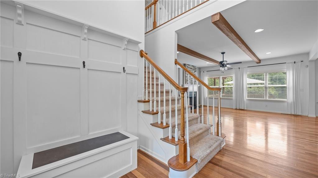 property viewer photo 2