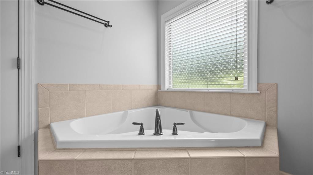 property viewer photo 25