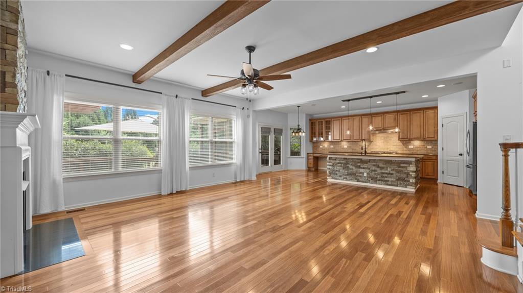 property viewer photo 7