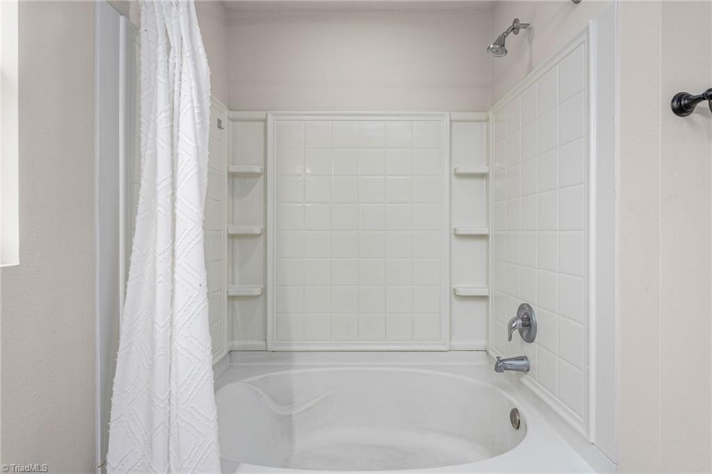 property viewer photo 10