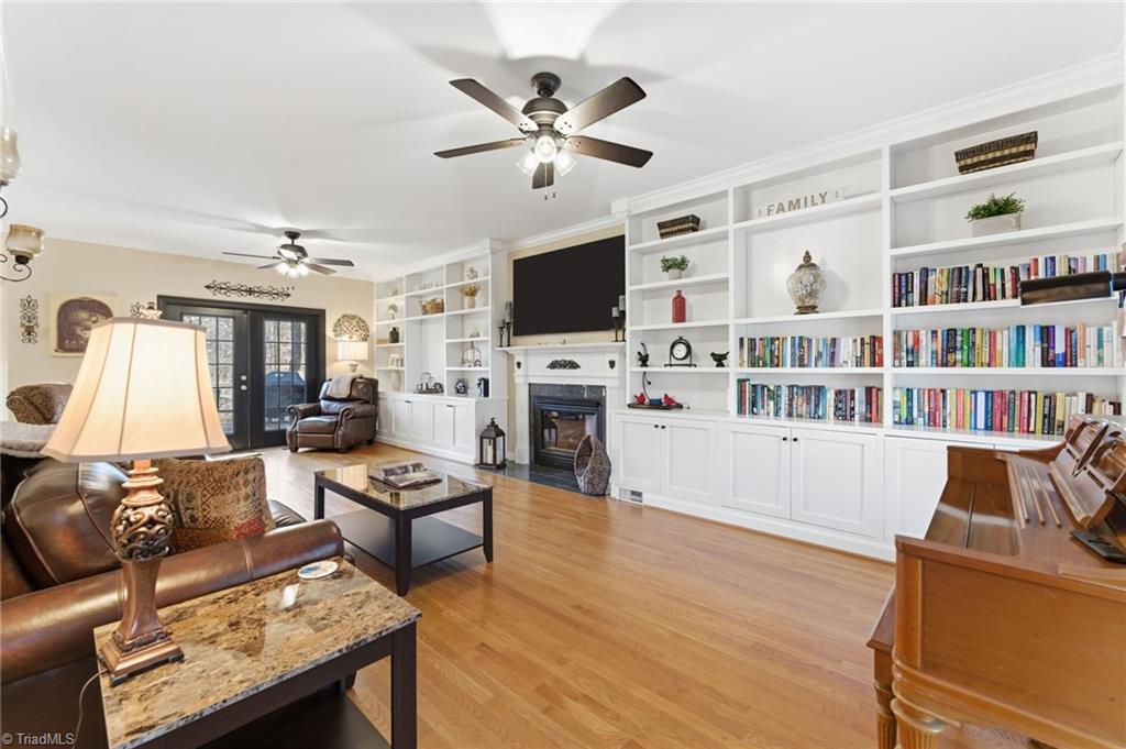 property viewer photo 12