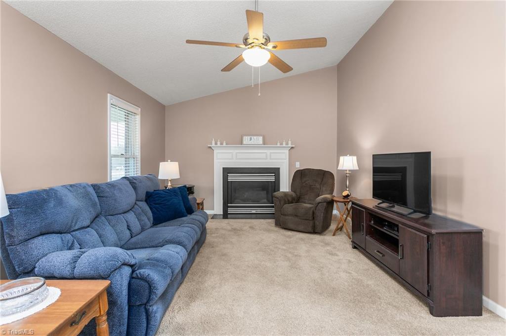 property viewer photo 6
