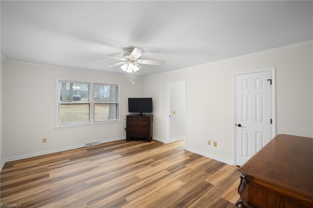 property viewer photo 18