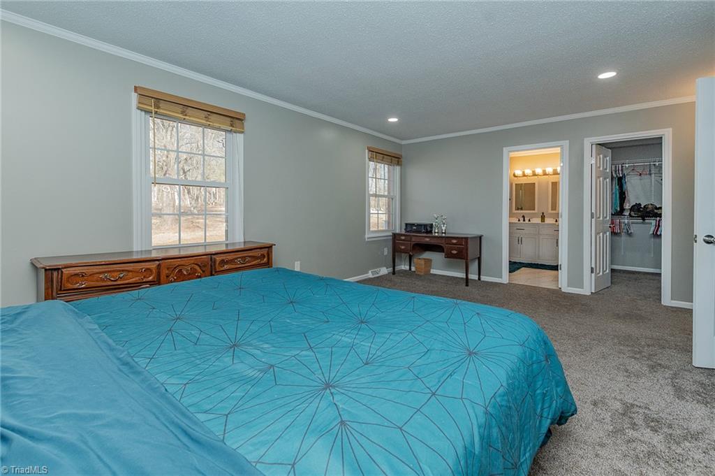 property viewer photo 23