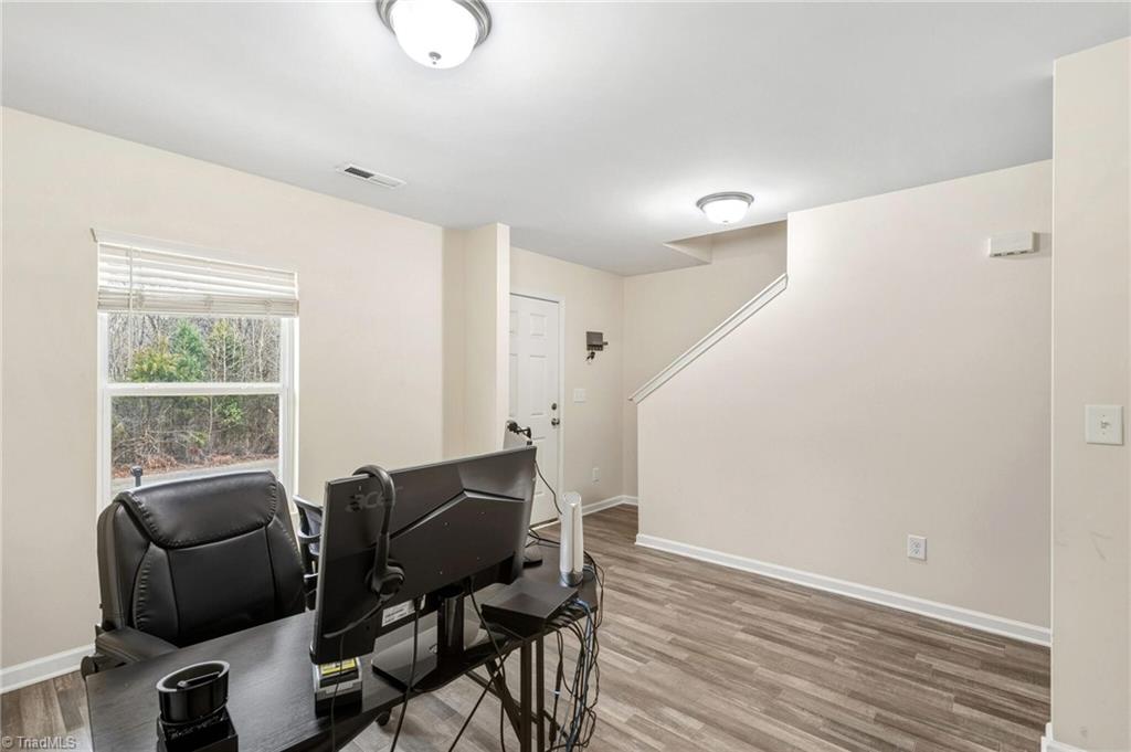property viewer photo 4