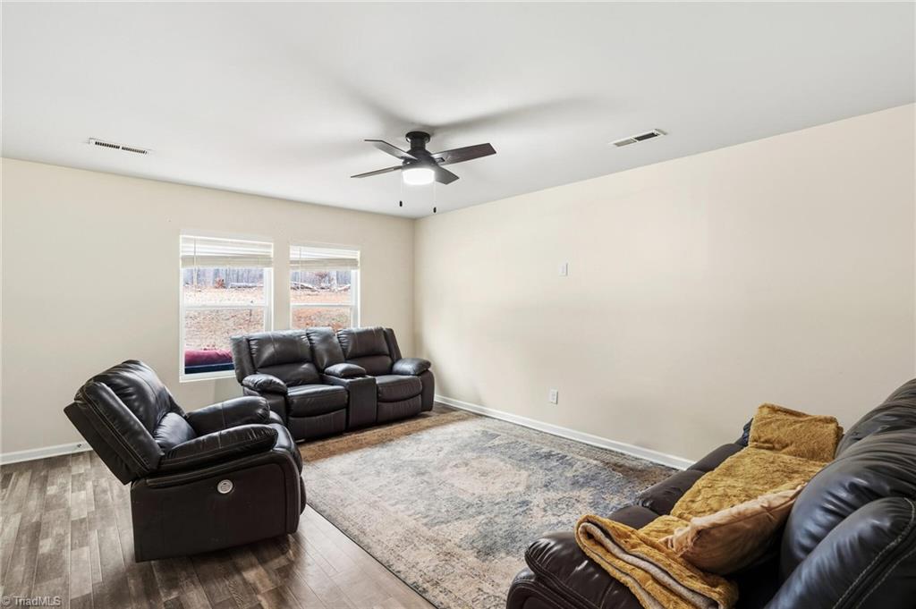 property viewer photo 6