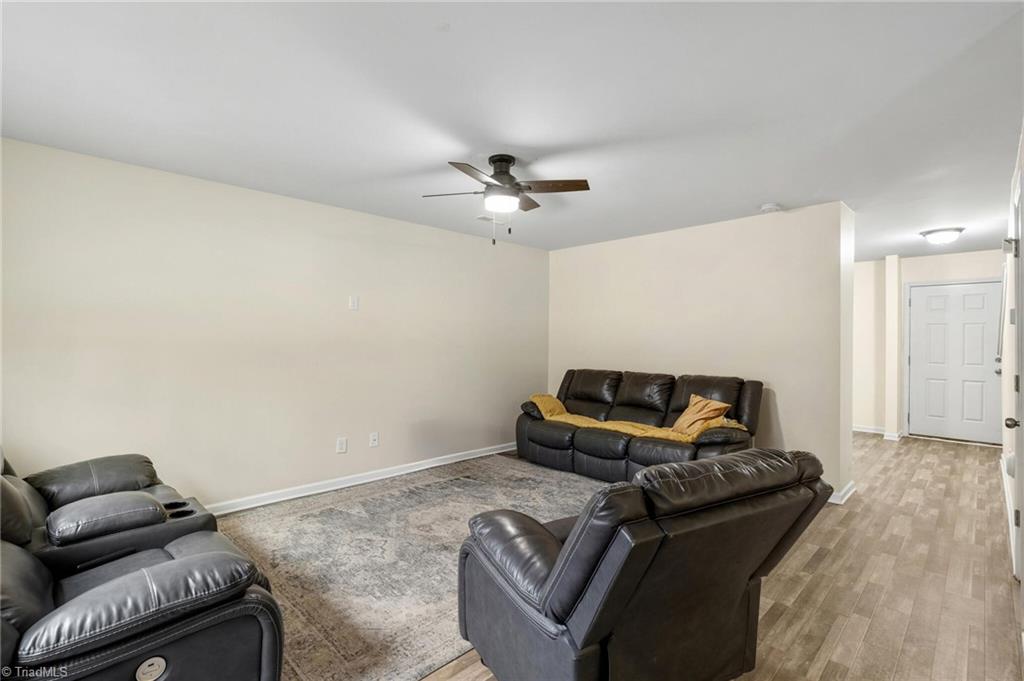 property viewer photo 7