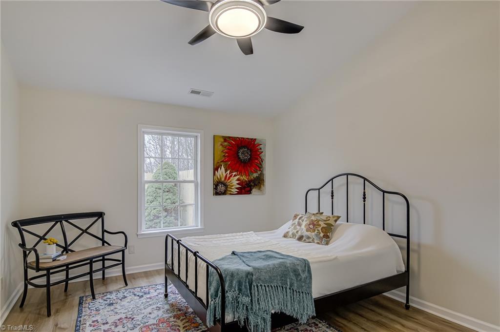 property viewer photo 13