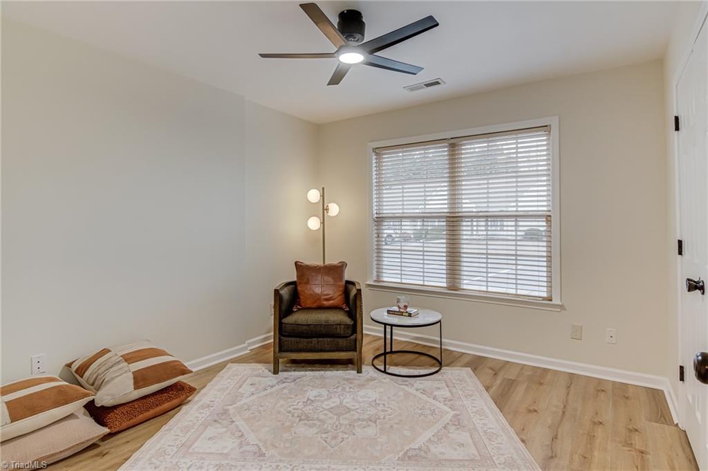 property viewer photo 17