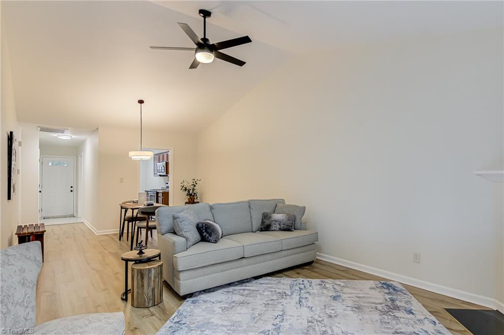 property viewer photo 6