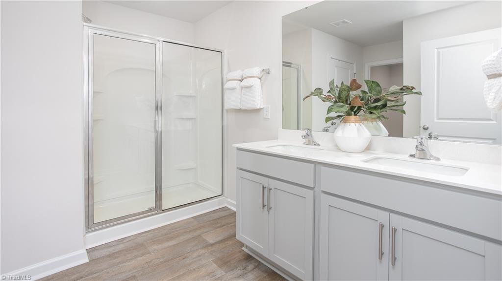 property viewer photo 20