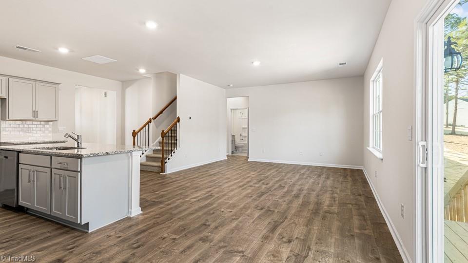 property viewer photo 7