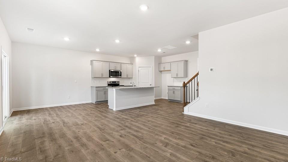 property viewer photo 9