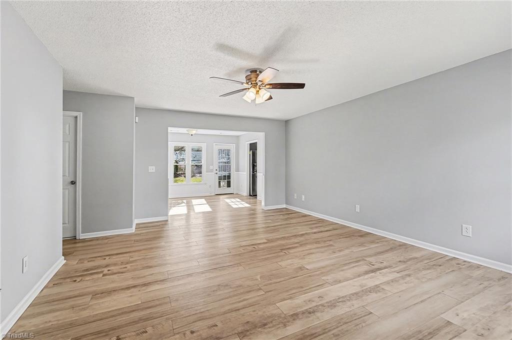 property viewer photo 1