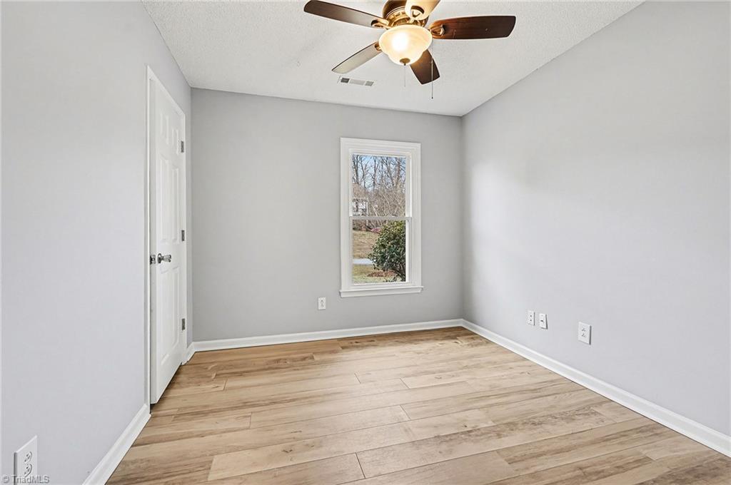 property viewer photo 16