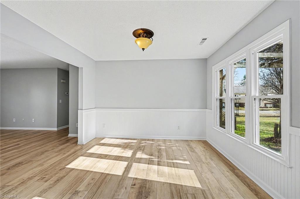 property viewer photo 3