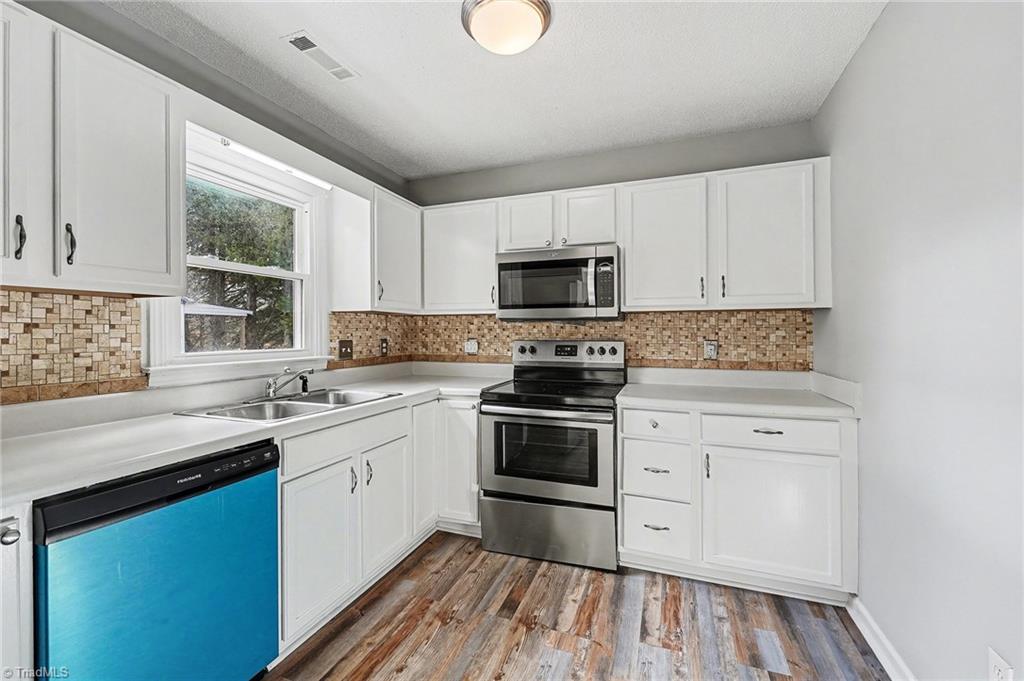 property viewer photo 6