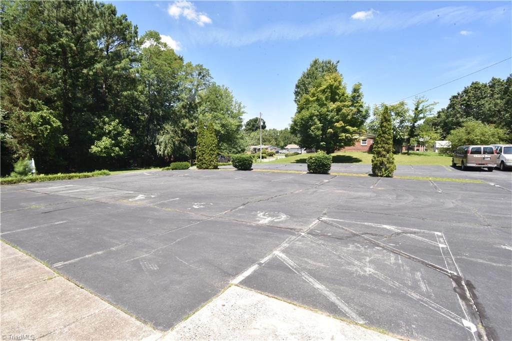 main property photo 28