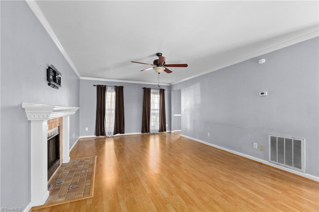 property viewer photo 4