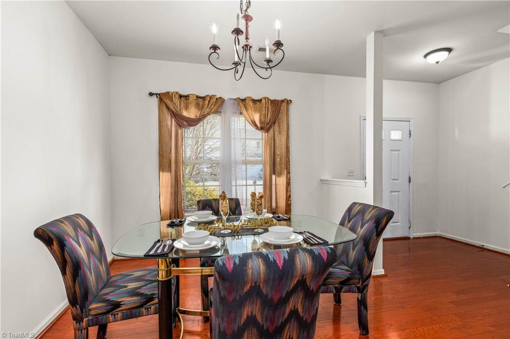 property viewer photo 1