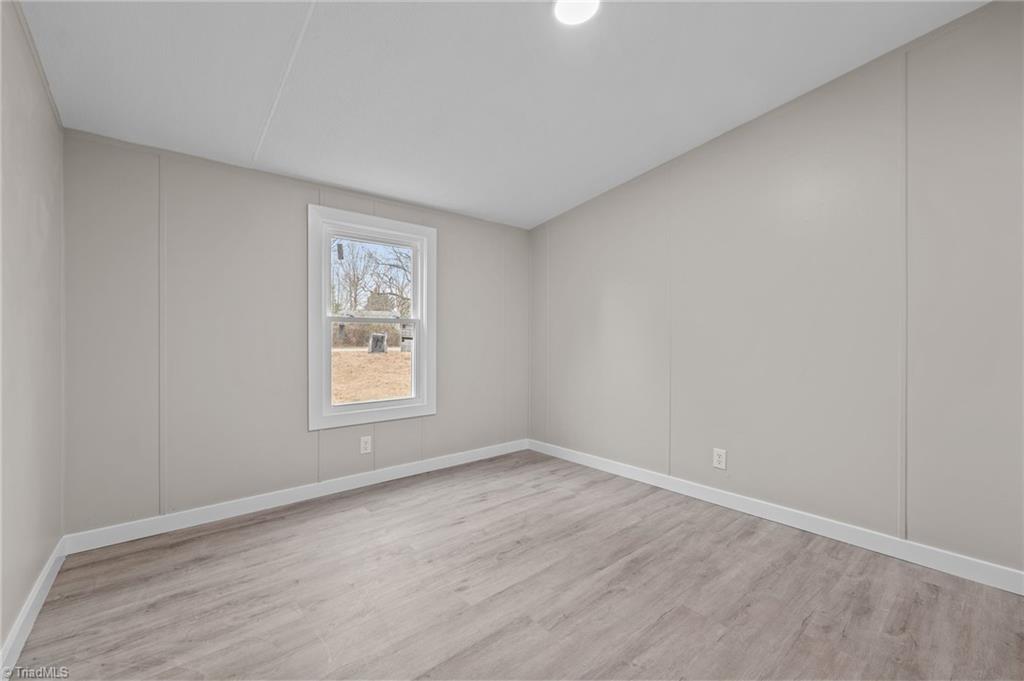 property viewer photo 16